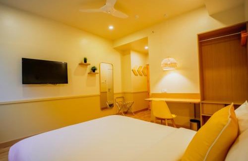 Worli Hotel | Bloom Hotel - Worli South Mumbai