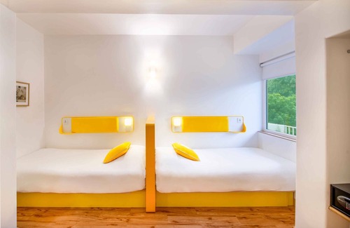 Connaught Place Hotel | Bloomrooms @ Janpath