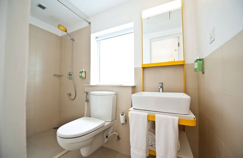 Connaught Place Hotel | Bloomrooms @ Janpath