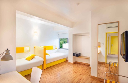 Connaught Place Hotel | Bloomrooms @ Janpath