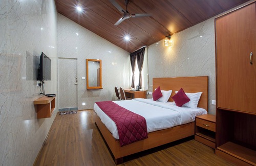 Vannarpet Hotel | Blossom Inn