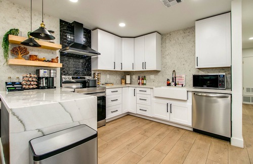 Papago Parkway House | Blow out Deal for 3 days and up!Summer fun @ Zen home