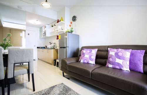 Tagaytay Apartment | Blowing in the Wind - Lake View Apartments