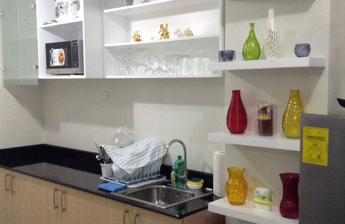 Tagaytay Apartment | Blowing in the Wind - Lake View Apartments