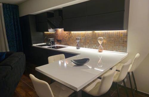 Vicenza Apartment | Blu Petrolio Stay All New with Gated Parking