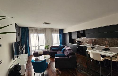 Vicenza Apartment | Blu Petrolio Stay All New with Gated Parking