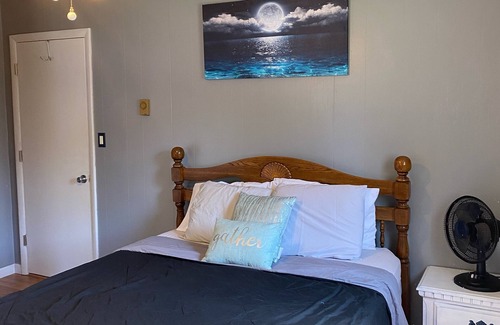 Piedmont House | *Blue Bear Bungalow* 2 Minutes from Bluff View Marina and Clearwater Lake