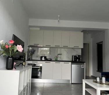 Ofrinion Apartment | Blue Breeze Apart-Danai B