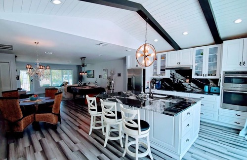 Tropic Palms House | Blue Buddha Beach - Private Pool/Spa & Home Cinema