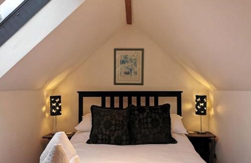 New Forest District House | Blue Charm - 29585