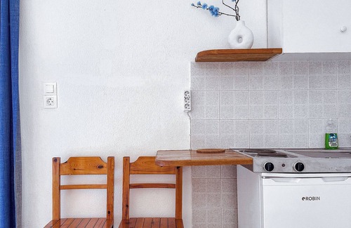 Vagia House | Blue Dolphin Studios & Apartment