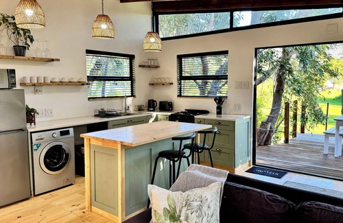 Flora Park Cottage | Blue Gum Tree Cottage