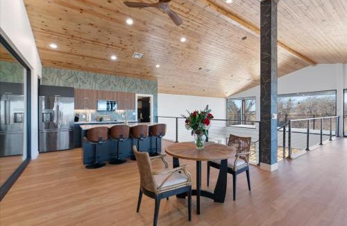 Leon Junction Hotel | Blue Hills Ranch