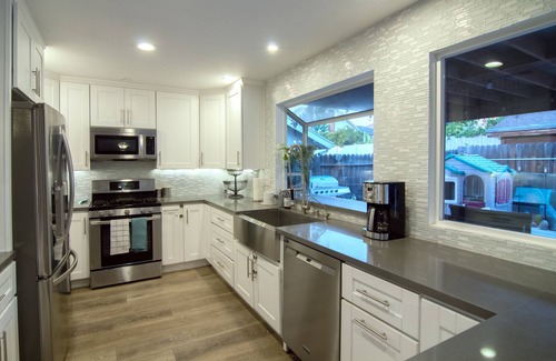 San Carlos House | Blue Lagoon 4BR/3BA Work+Play Retreat!