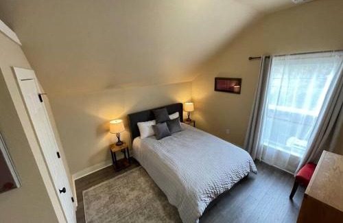 Eureka House | Blue Mist Victorian, 5 Bedroom 2 bath Gem