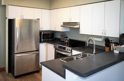 Collingwood House | Blue Mountain Gallery Getaway