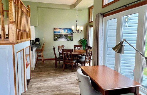 Collingwood House | Blue Mountain Gallery Getaway