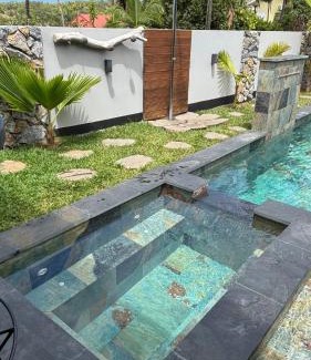 L'Etang-Sale Villa | Blue Naiade Villa zen and cosy