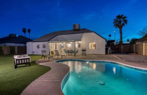 Tempe House | Blue Oasis With Private Heated Pool At No Cost