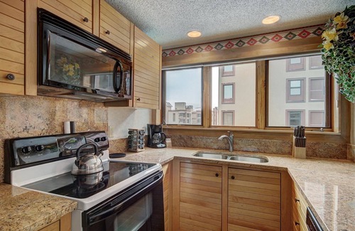 Peak 9 Condo | Blue River Studio by Ski Colorado