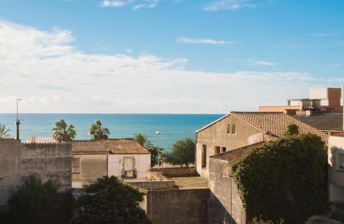 Canet de Mar Apartment | Blue sea apartment
