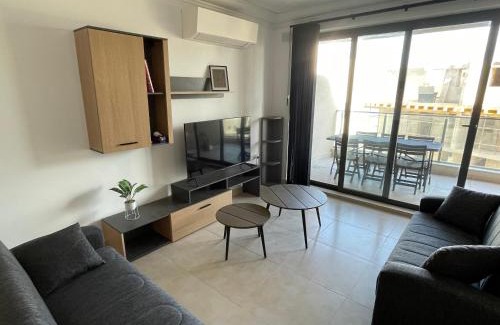 Qawra Apartment | Blue Skies Family Apartment with Terrace