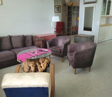 Kesaelahti Villa | Blue villa with private beach