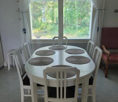 Kesaelahti Villa | Blue villa with private beach