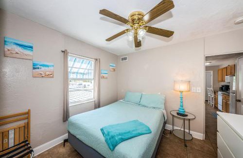 Indian Rocks Beach Apartment | Blue Water Beachside Villa 6