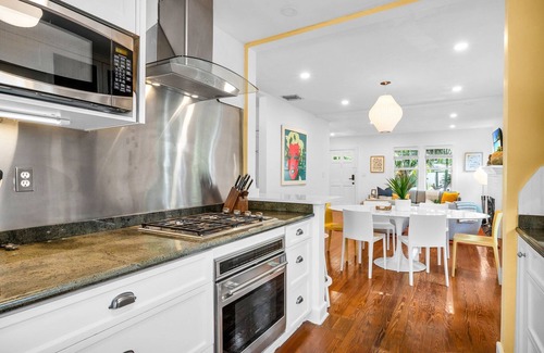 Flamingo Parks House | Blue Water Bungalow - Chic Palm Beach Vibes