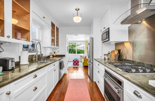 Flamingo Parks House | Blue Water Bungalow - Chic Palm Beach Vibes