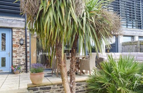 Grampound House | Bluebell Barn