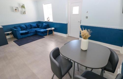 Nantgarw House | Bluebell Cottage