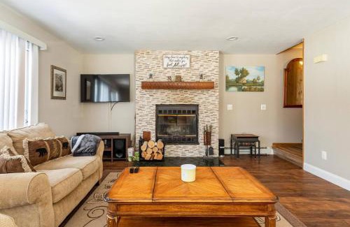 Liberty House | Bluebird Manor on the Water, 2 Acres & Amenities