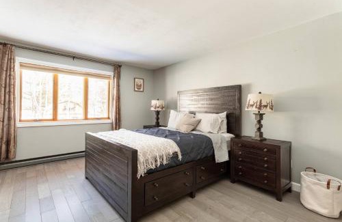 Liberty House | Bluebird Manor on the Water, 2 Acres & Amenities
