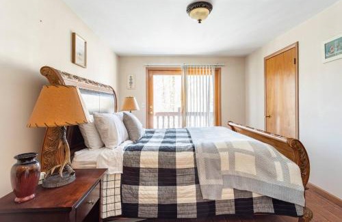 Liberty House | Bluebird Manor on the Water, 2 Acres & Amenities