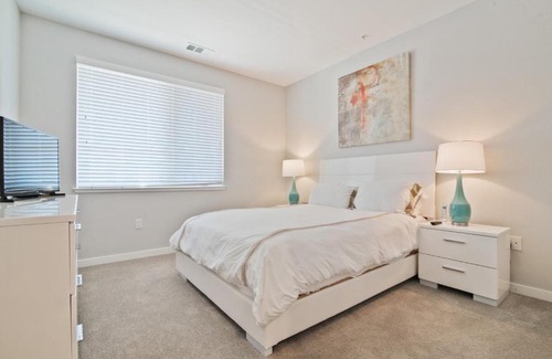 Menlo Park Apartment | Bluebird Suites in Menlo Park