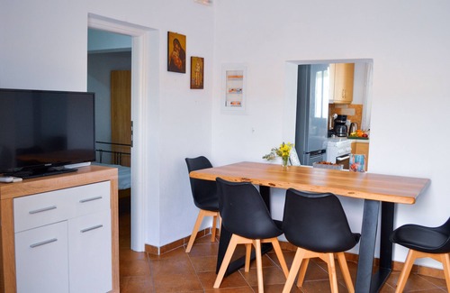 Exo Gonia House | Bluegonia.