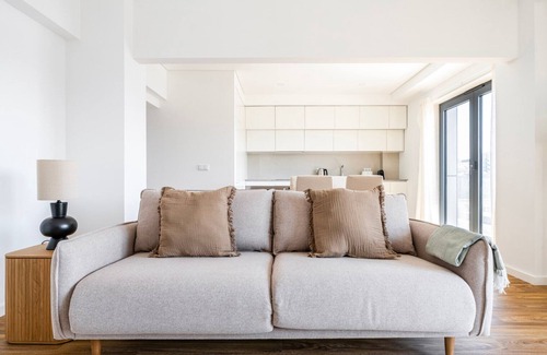 Casal da Ladeira Apartment | Blueground | Alvalade, balcony, nr Campo Pequeno