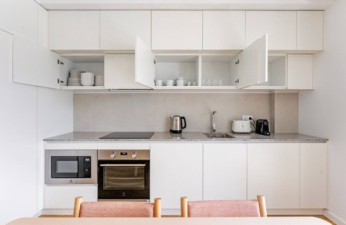 Casal da Ladeira Apartment | Blueground | Alvalade, balcony, nr Campo Pequeno