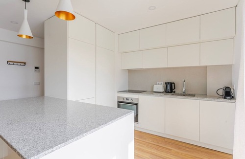 Casal da Ladeira Apartment | Blueground | Alvalade, balcony, nr Campo Pequeno