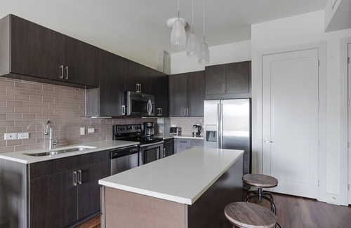 West End Apartment | Blueground | Downtown 1bd apartment