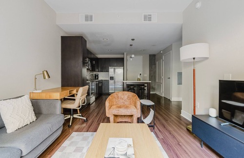 Mission Bay Apartment | Blueground | Mission Bay, pool & w/d, nr museum