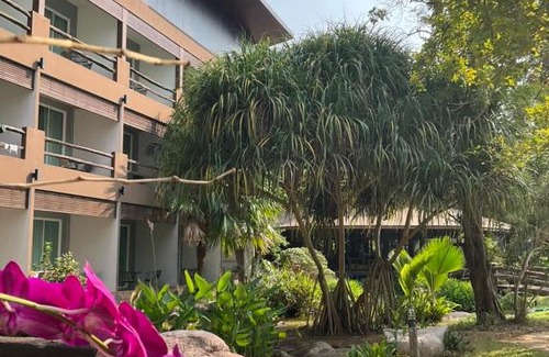 Khlong Khut Resort | Blues River Resort