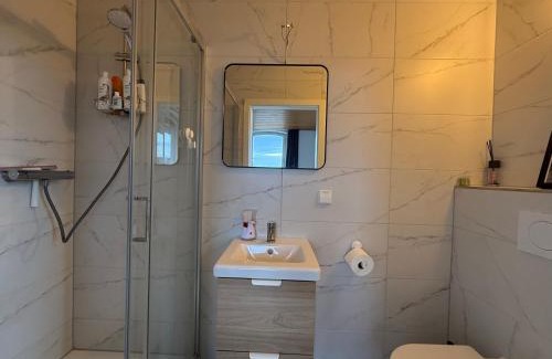 Ehrenstein Apartment | Bluestone Appartments 25qm free and near parking