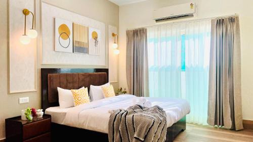 Gurugram Apartment | BluO 1BHK Suite Medicity - Bathtub, Kitchen Lift #staycation