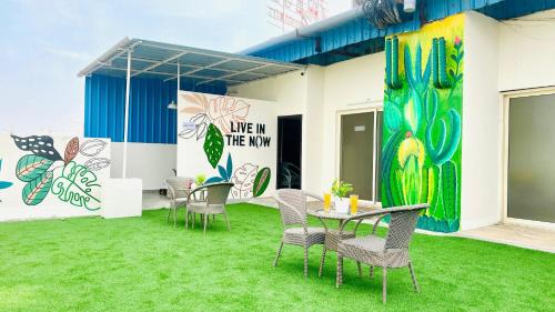 Gurugram Apartment | BluO 1BHK Suite Medicity - Bathtub, Kitchen Lift #staycation