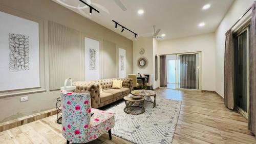 Gurugram Apartment | BluO 1BHK Suite Medicity - Bathtub, Kitchen Lift #staycation