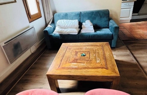 Les Iles Apartment | BnBNook - Stylish 2BR - Ile St-Louis - Notre-Dame