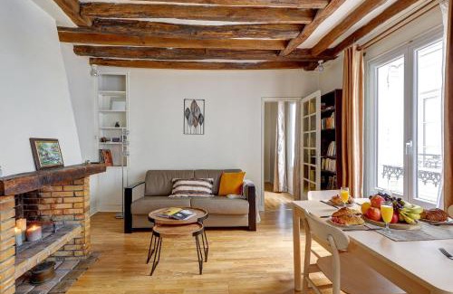 Faubourg Saint-Germain Apartment | BnBNova - 1BR Eiffel Tower & Rue Cler